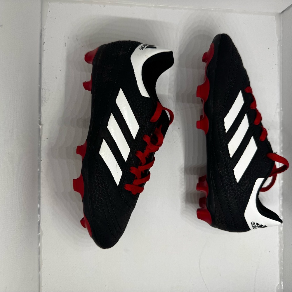 Adidas Kids Black and White Sneakers with Red Laces - Picture 4 of 9